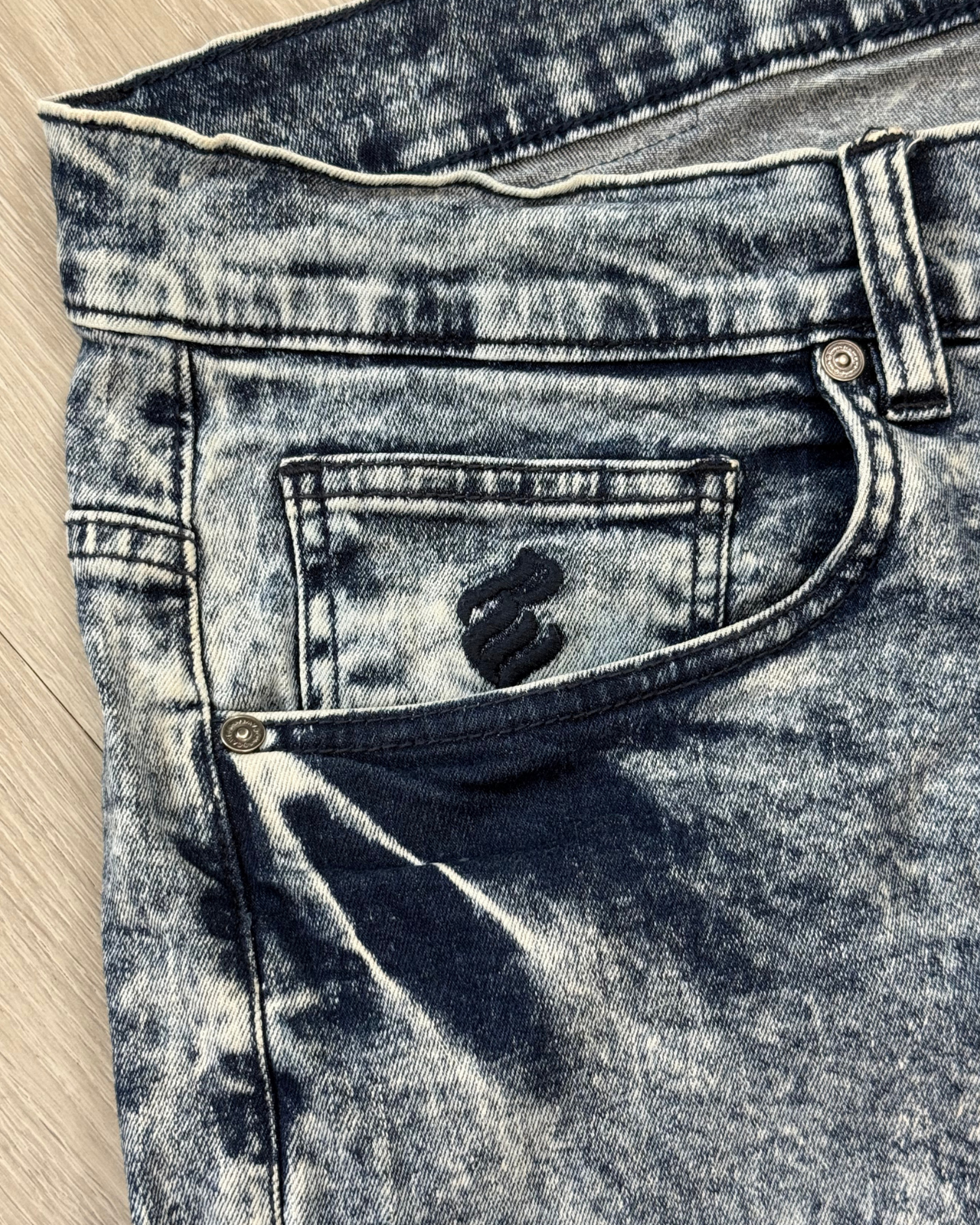 
                  
                    Vintage Rocawear Acid Wash Denim Cargo Shorts - Size 41
                  
                