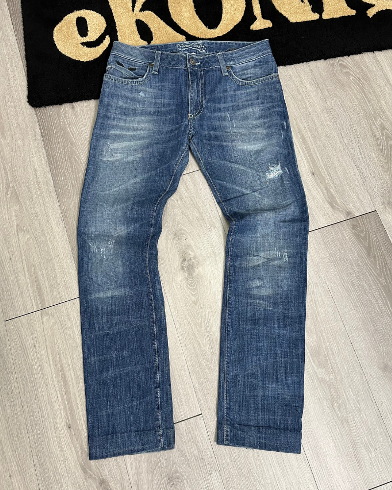 
                  
                    Vintage Y2K Robin's Jeans Studded & Distressed - Size 32x32
                  
                