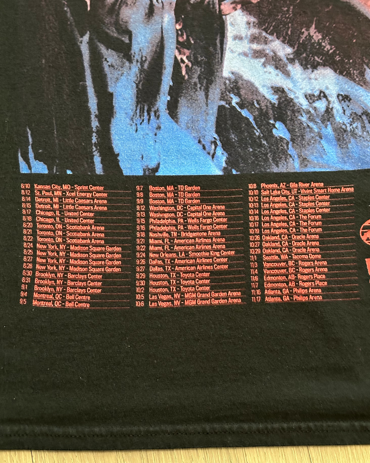 
                  
                    '18 Drake Scorpion World Tour T-Shirt - Size S
                  
                