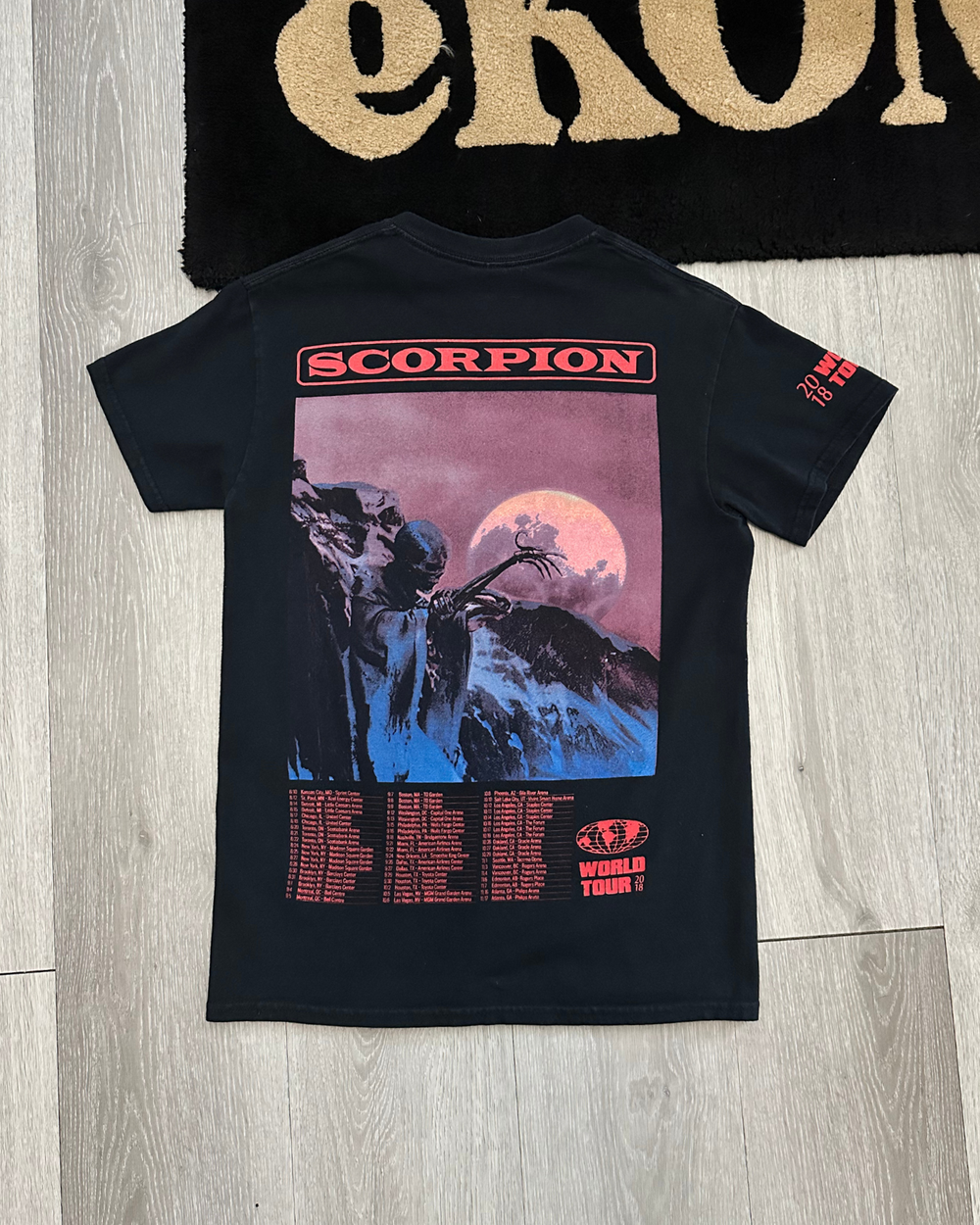 '18 Drake Scorpion World Tour T-Shirt - Size S