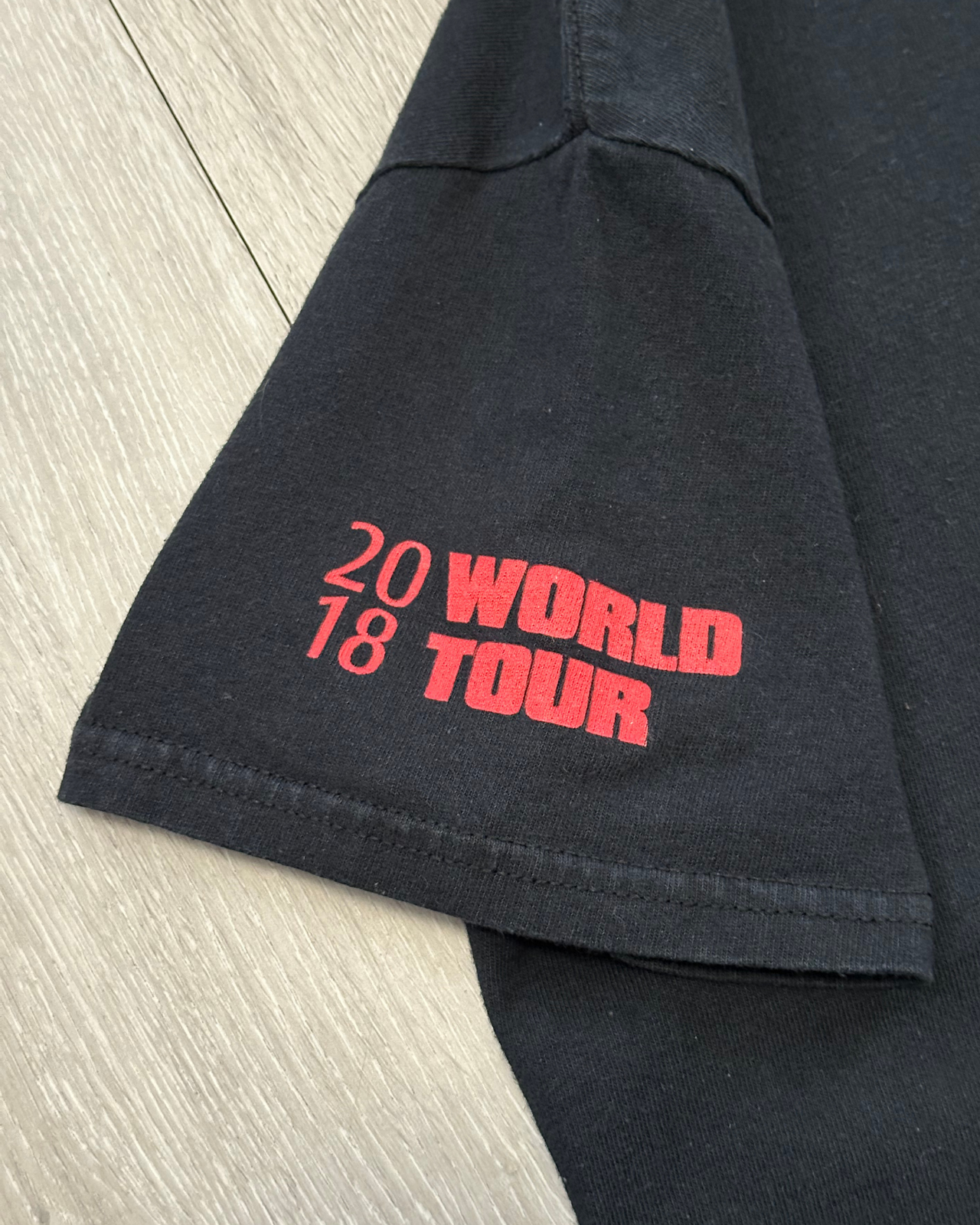 
                  
                    '18 Drake Scorpion World Tour T-Shirt - Size S
                  
                