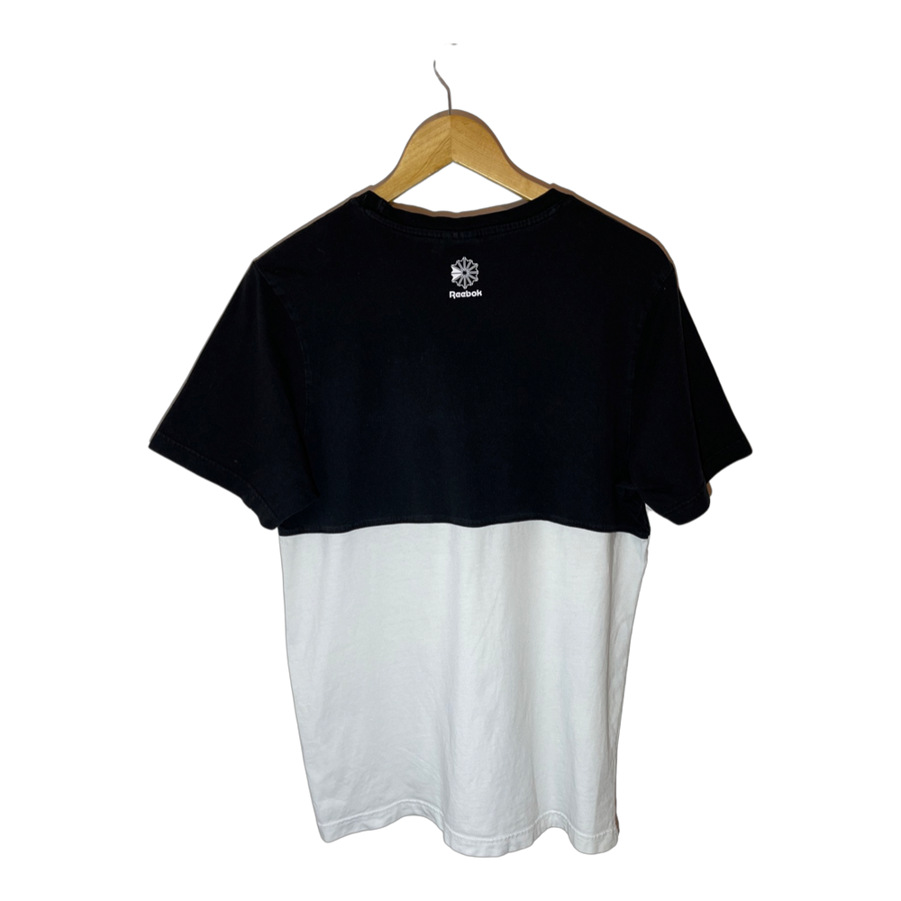 
                  
                    Reebok Classic T-Shirt - Size M
                  
                