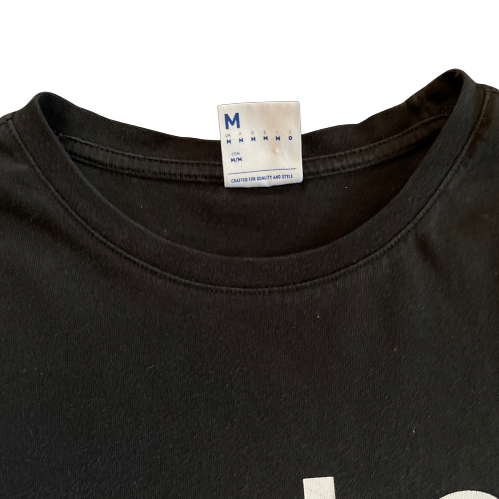 
                  
                    Reebok Classic T-Shirt - Size M
                  
                