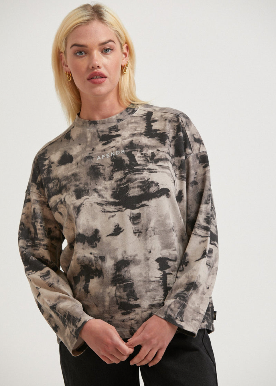 
                  
                    Real Time Organic Weighted Crew Neck - Bone
                  
                